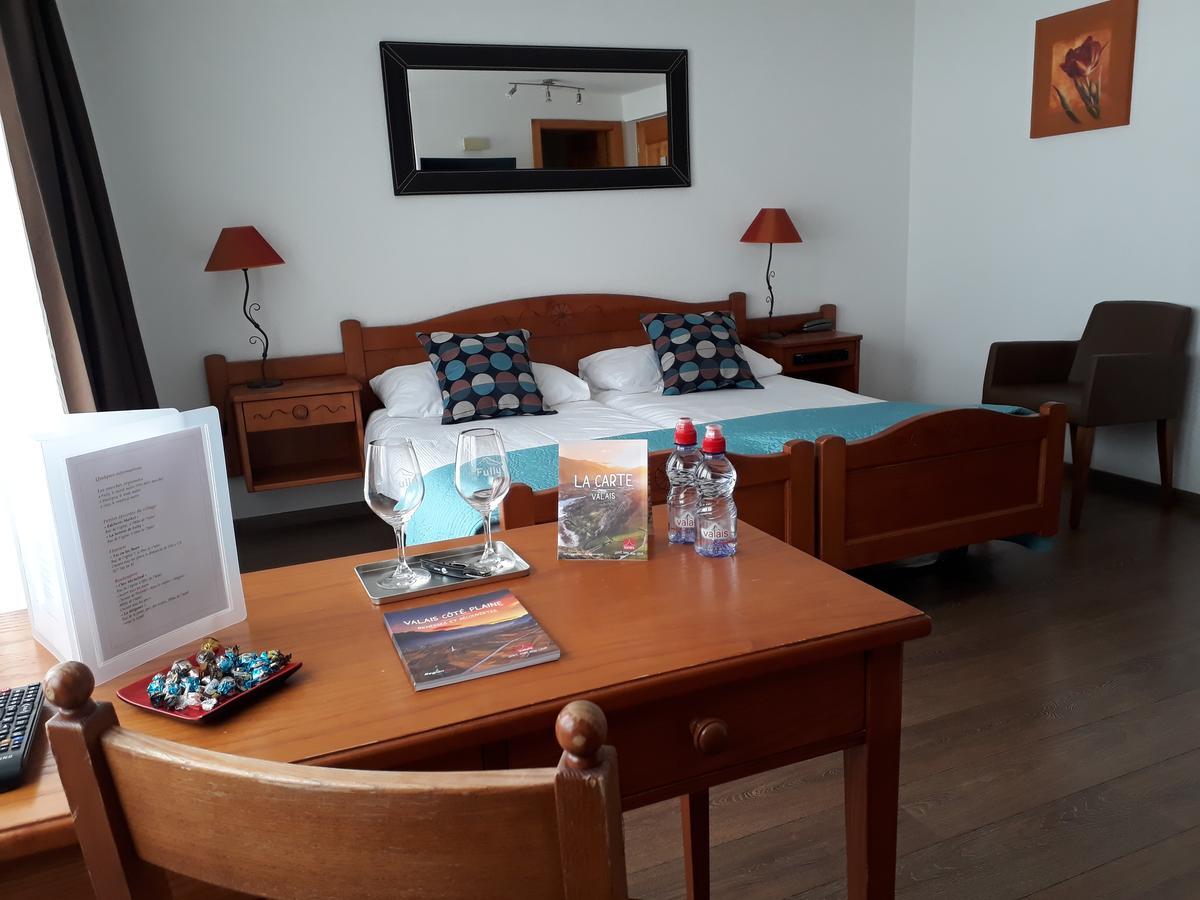 Hotel De Fully מראה חיצוני תמונה