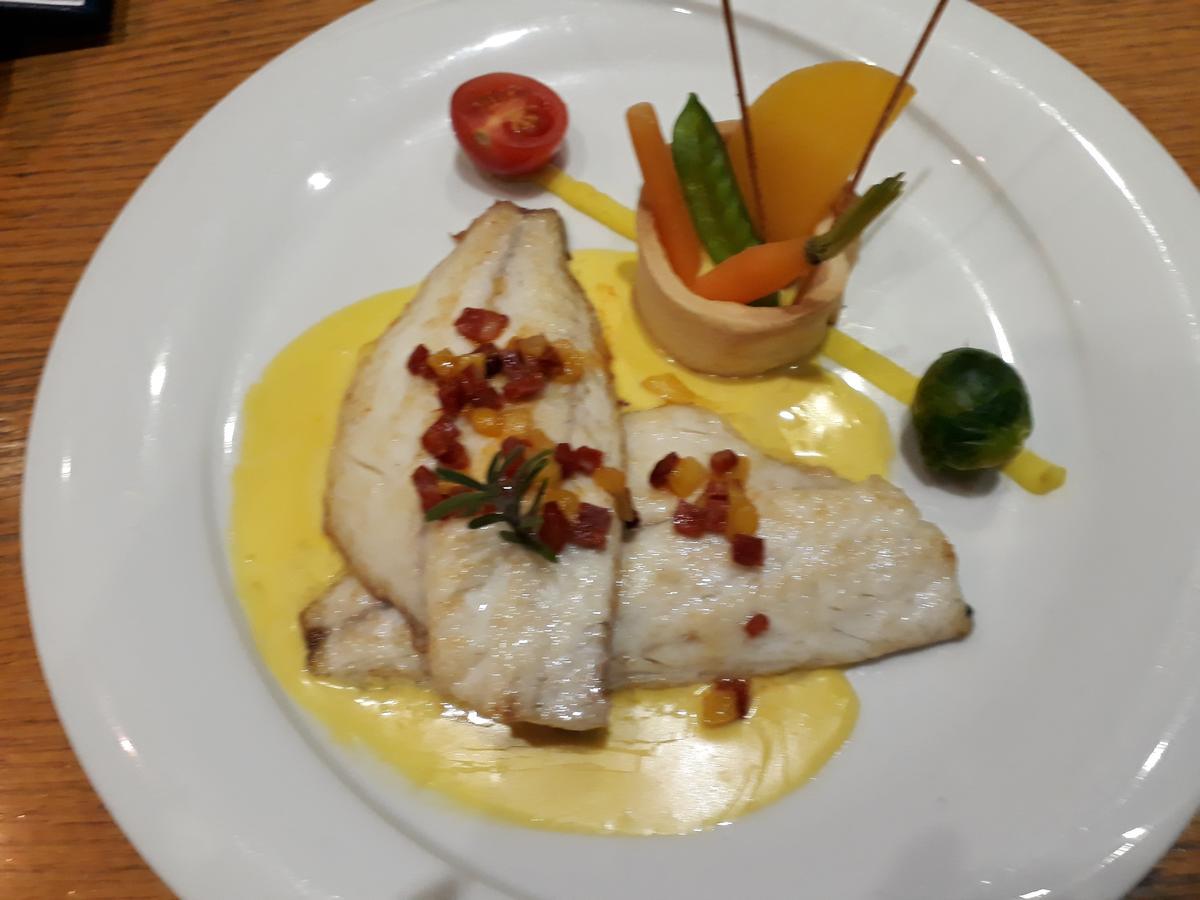 Hotel De Fully מראה חיצוני תמונה
